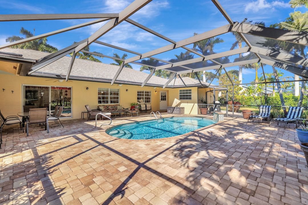 630 St Andrews Blvd, Naples, FL 34113