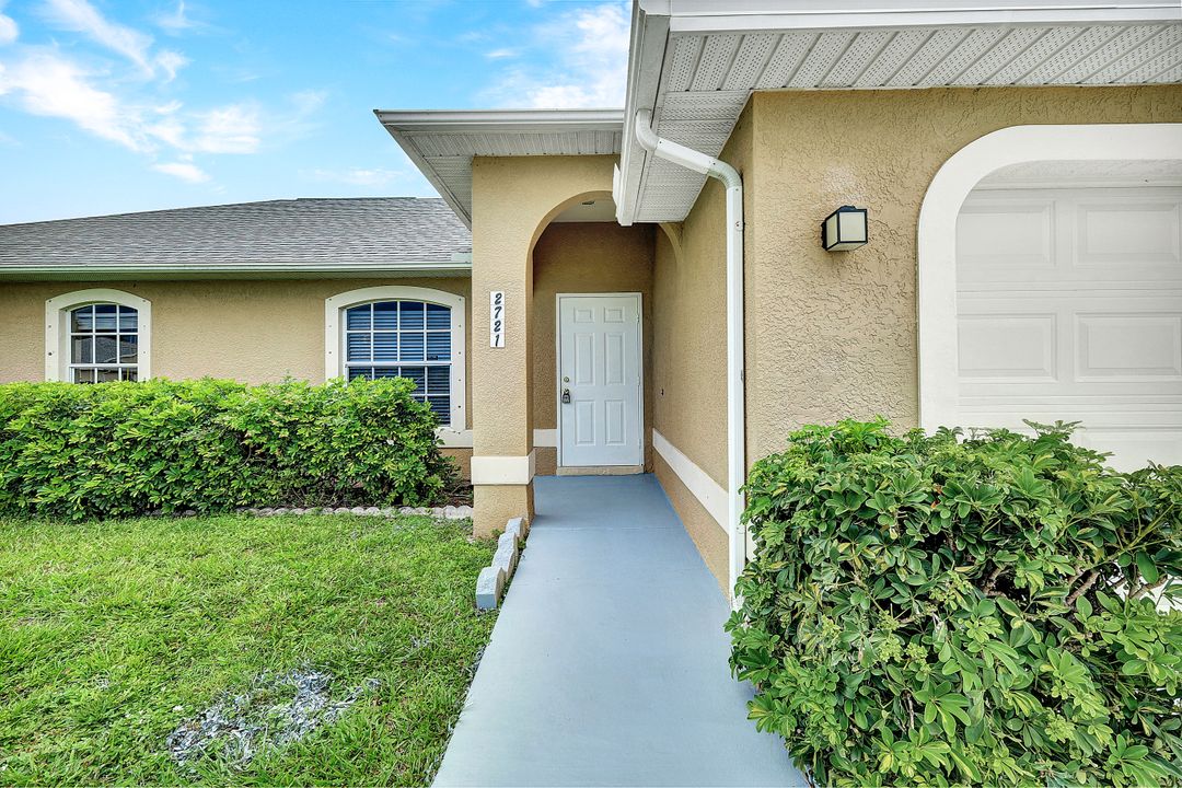 2721 NW Juanita Pl, Cape Coral, FL 33993