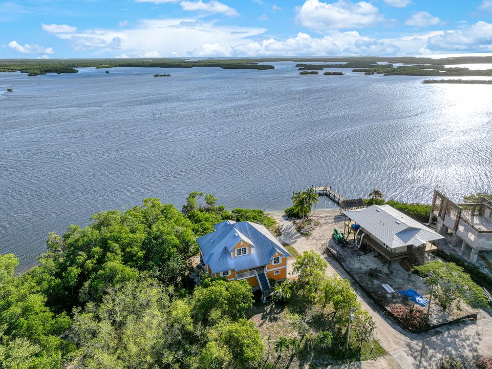 1251 Mangrove Ln, Chokoloskee, FL 34138