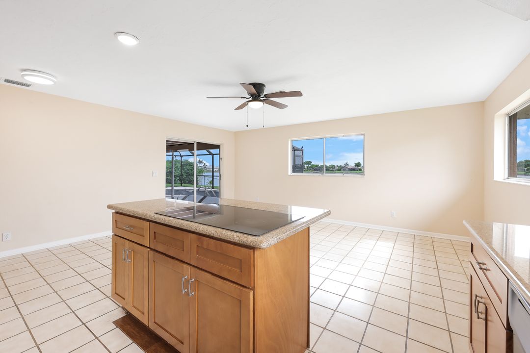 1111 SE 3rd St, Cape Coral, FL 33990