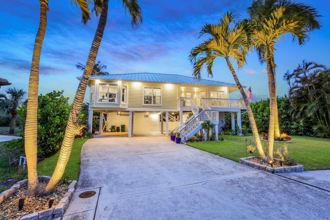 681 Diplomat Ct, Marco Island, FL 34145