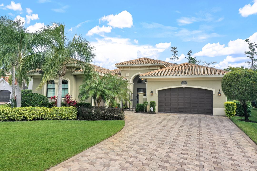 3300 Atlantic Cir, Naples, FL 34119