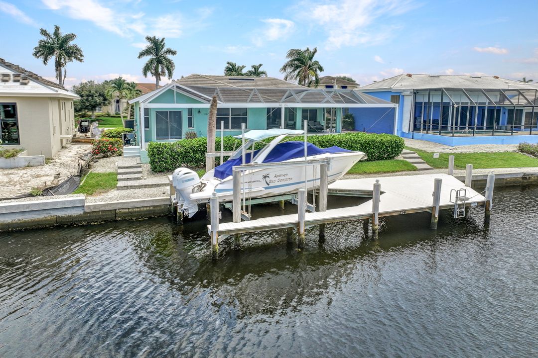 254 Seminole Ct, Marco Island, FL 34145