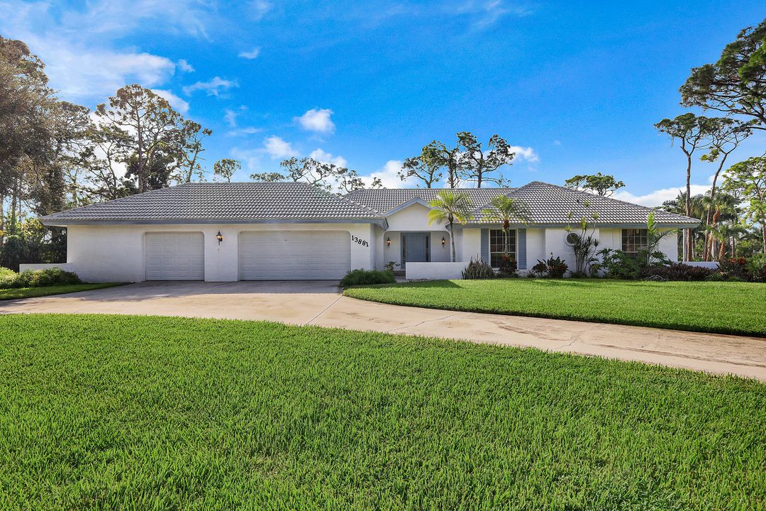 13881 Pine Villa Ln, Fort Myers, FL 33912