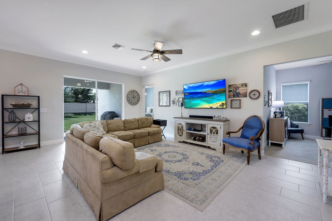 3316 Pilot Cir, Naples, FL 34120