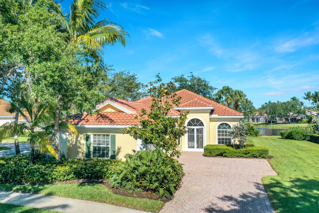 4721 Navassa Ln, Naples, FL 34119