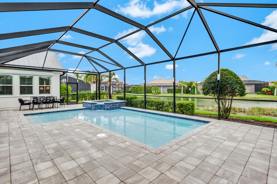 14832 Dockside Ln, Naples, FL 34114