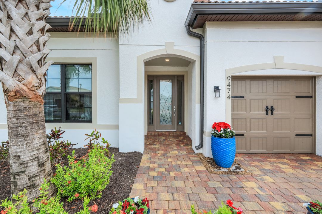 9474 Night Heron Ln, Naples, FL 34120