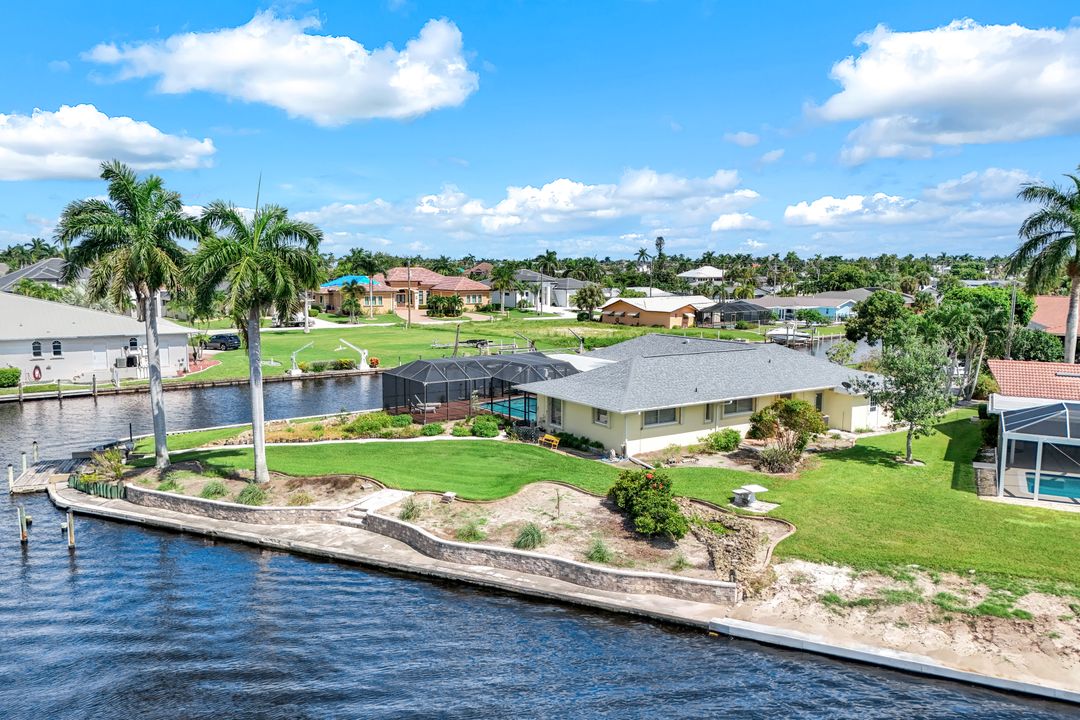 5223 Savoy Ct, Cape Coral, FL 33904