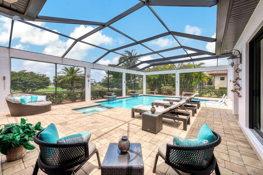 9872 Corso Bello Dr, Naples, FL 34113