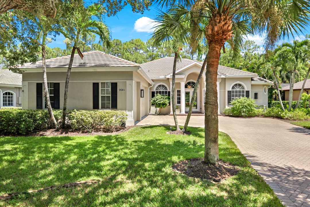 9641 Wilshire Lakes Blvd, Naples, FL 34109