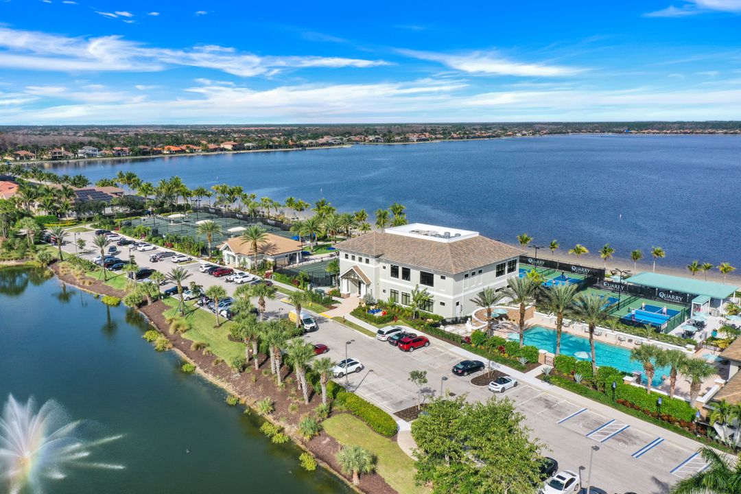 8751 Coastline Ct #202, Naples, FL 34120