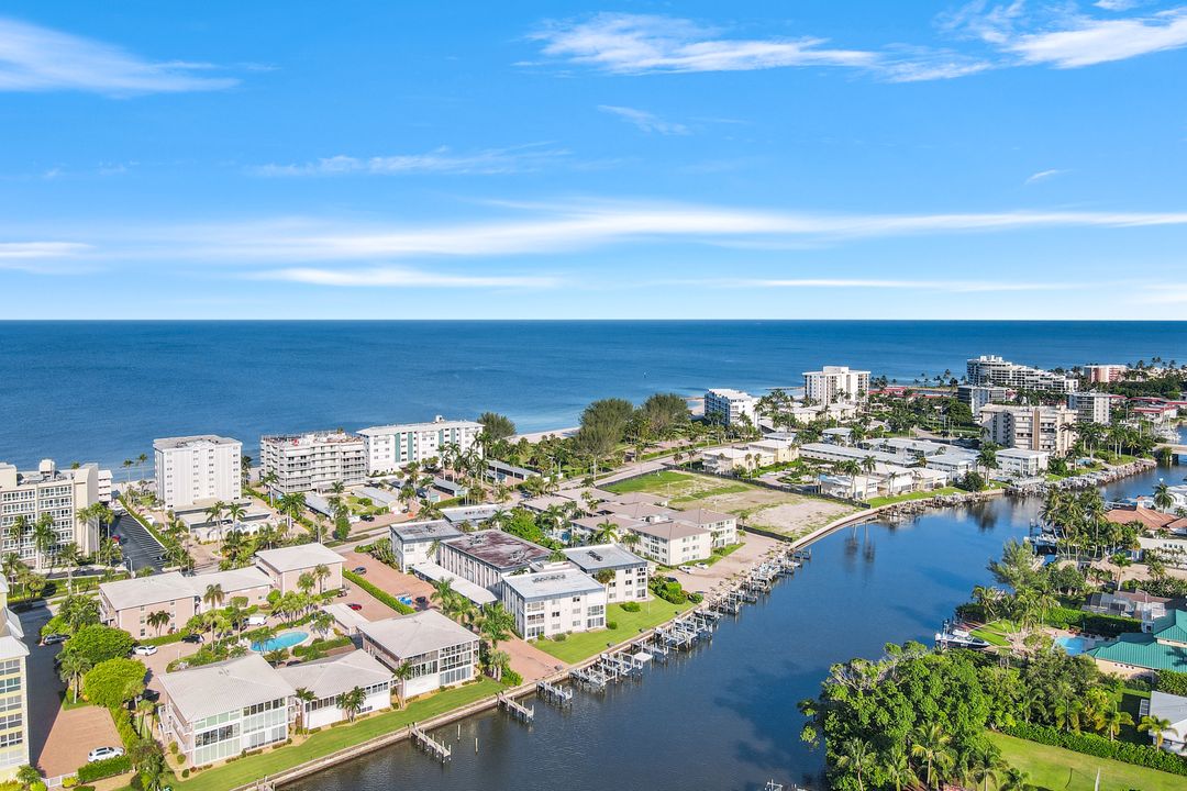 1930 Gulf Shore Blvd N #B302, Naples, FL 34102