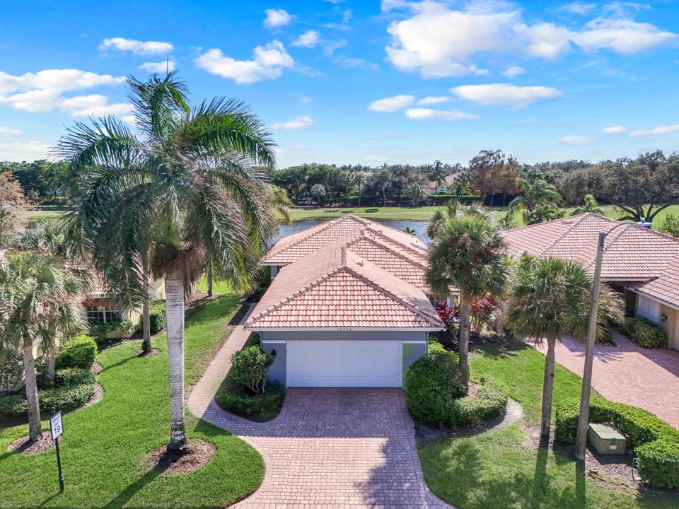 13700 Southampton Dr, Bonita Springs, FL 34135