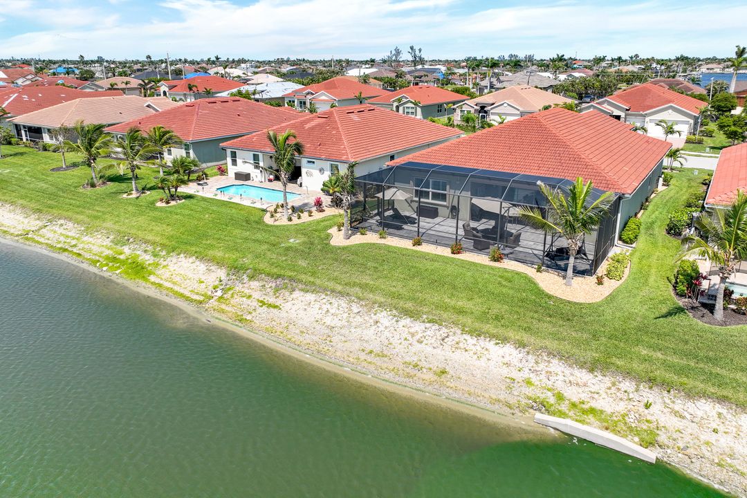 2892 Sunset Pointe Cir, Cape Coral, FL 33914