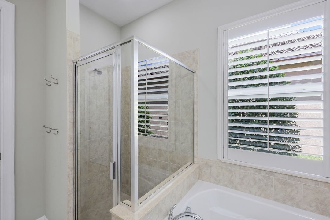 9062 Limestone Ln, Naples, FL 34120