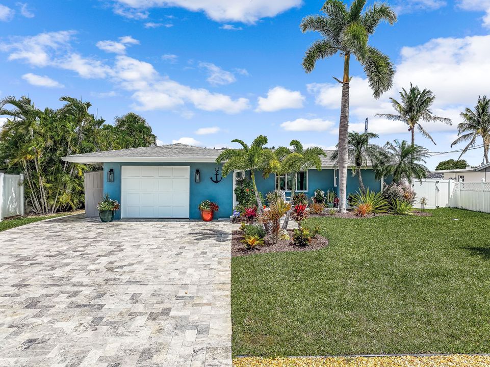 13 Sunview Blvd, Fort Myers Beach, FL 33931