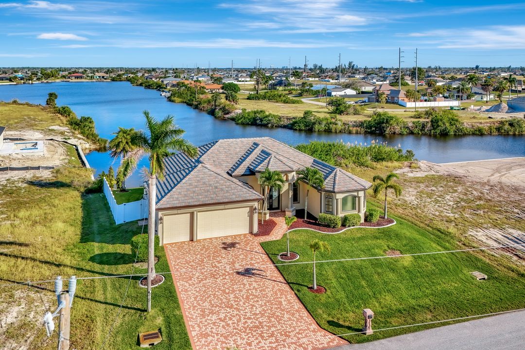 2425 NW 7th Ave, Cape Coral, FL 33993