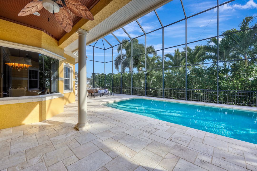 1835 Kingfish Rd, Naples, FL 34102