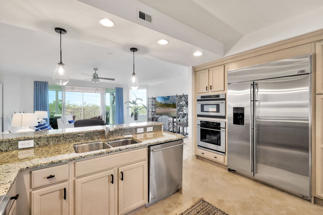 265 Indies Way #405, Naples, FL 34110