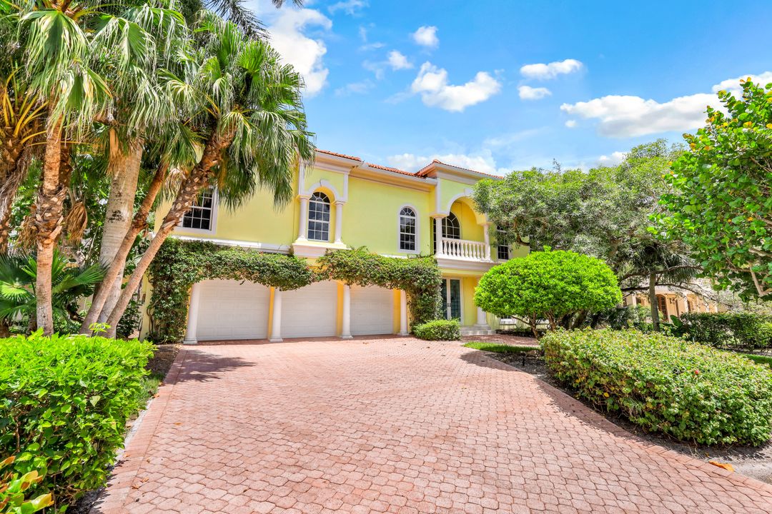 861 Hideaway Cir W, Marco Island, FL 34145