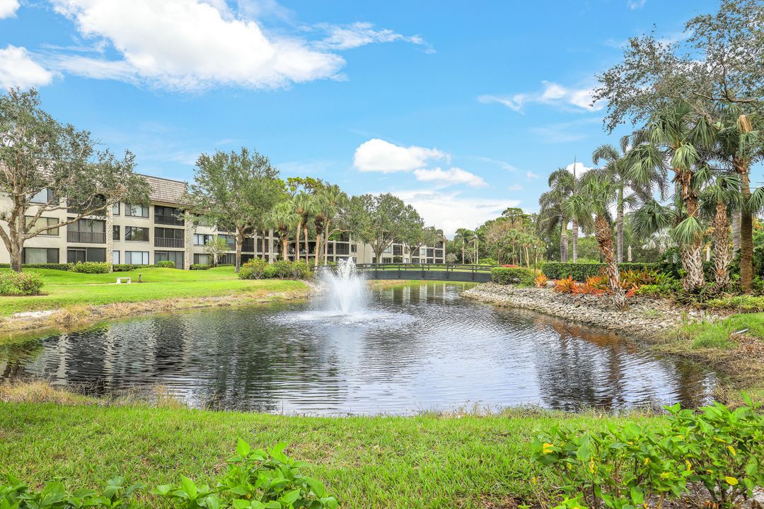 5954 Pelican Bay Blvd APT 223, Naples, FL 34108