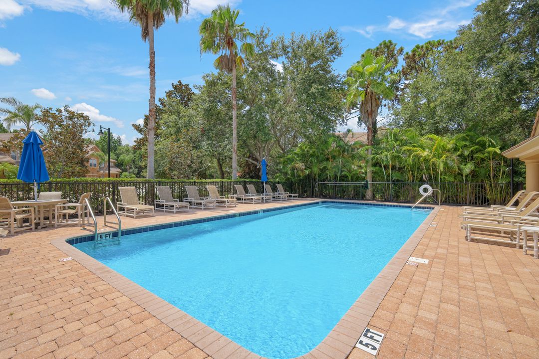 8176 Villa Grande Ct, Sarasota, FL 34243