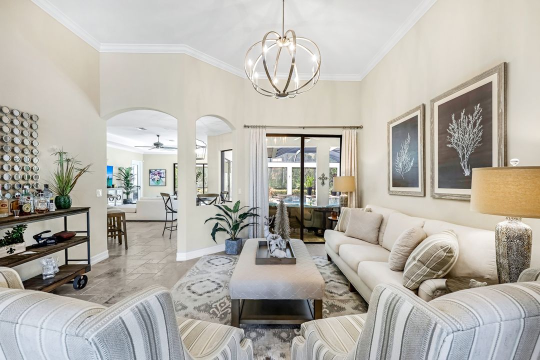 9899 Corso Bello Dr, Naples, FL 34113