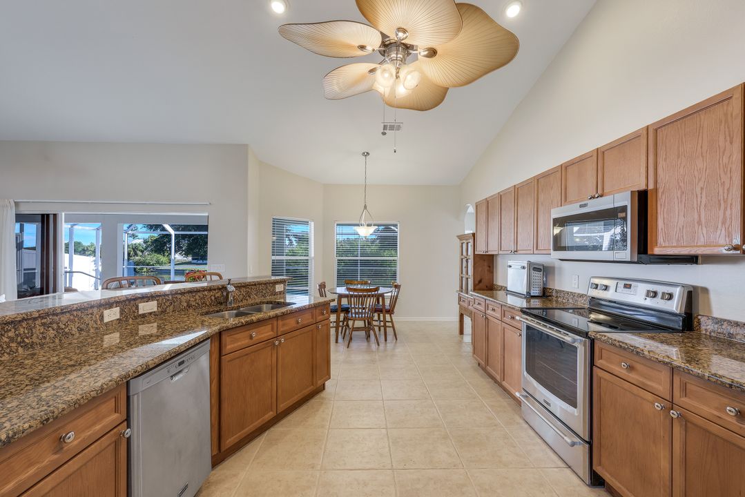 413 SE 13th St, Cape Coral, FL 33990