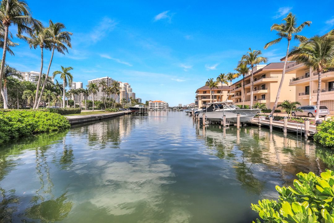 4400 Gulf Shore Blvd N #406, Naples, FL 34103