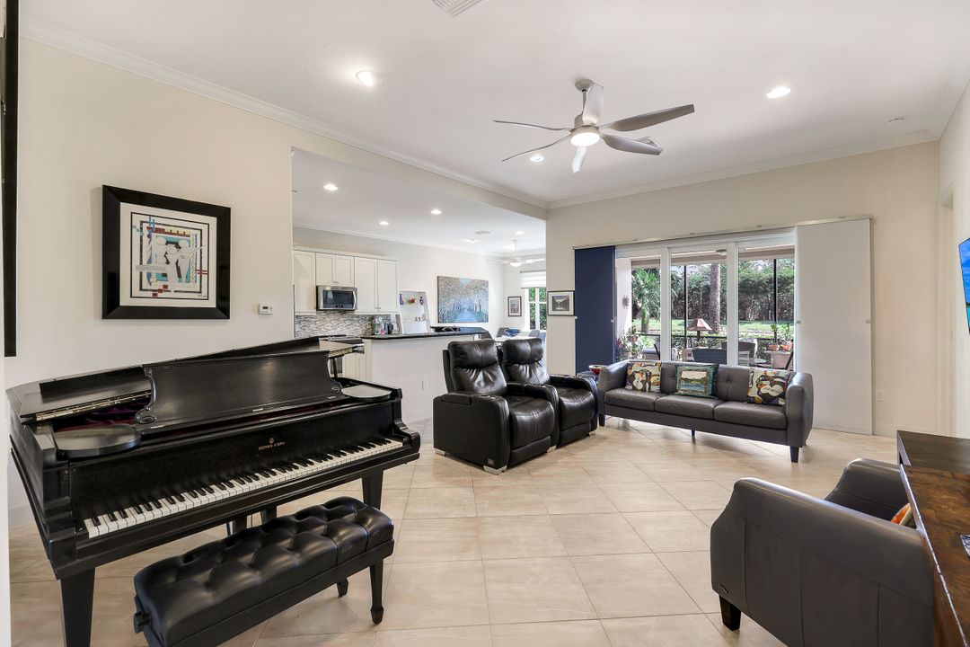 9069 Siesta Bay Dr, Naples, FL 34120