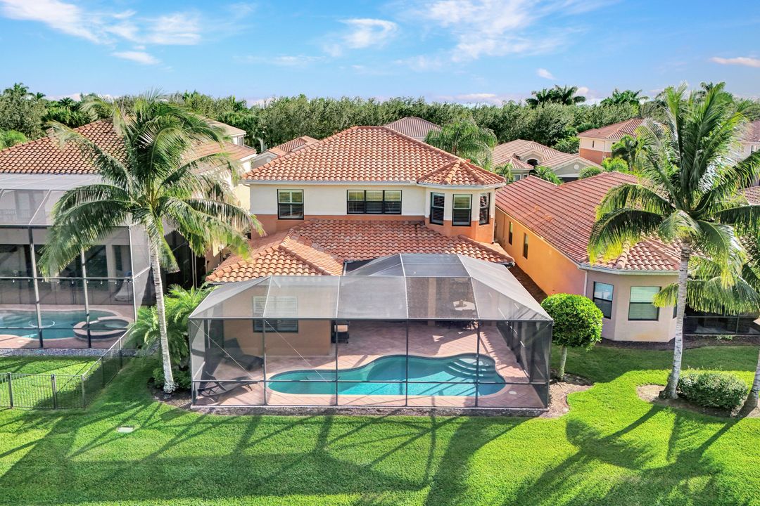 3216 Pacific Dr, Naples, FL 34119