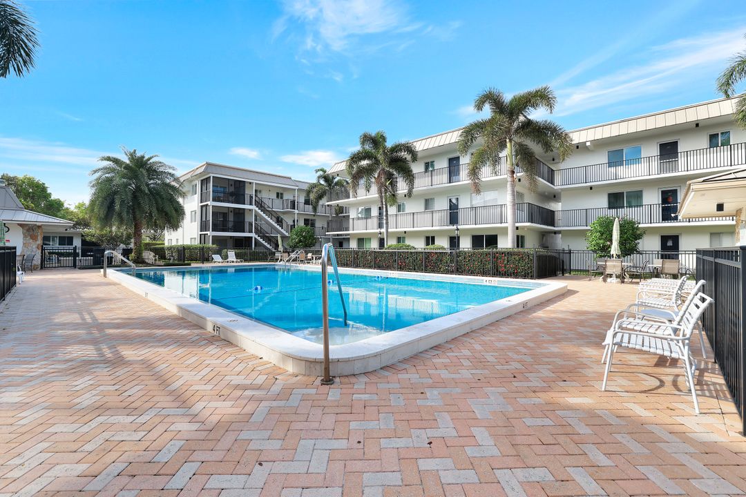 766 Central Ave #303, Naples, FL 34102