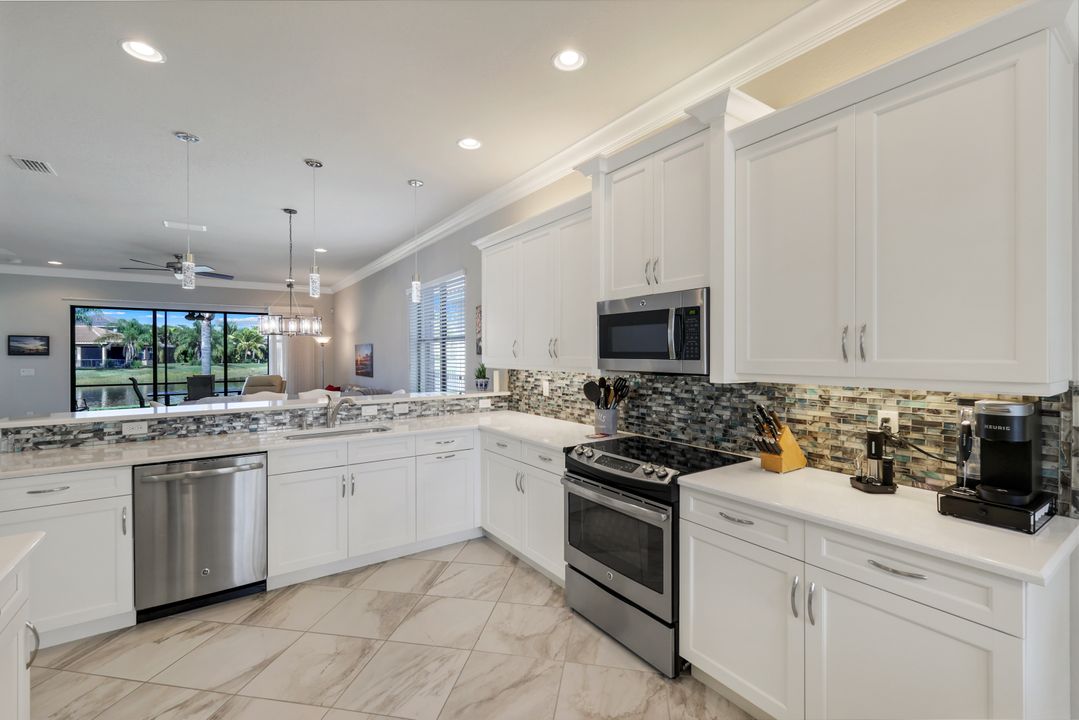 11555 Meadowrun Cir, Fort Myers, FL 33913