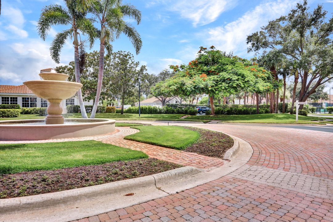 6859 Satinleaf Rd S #203, Naples, FL 34109