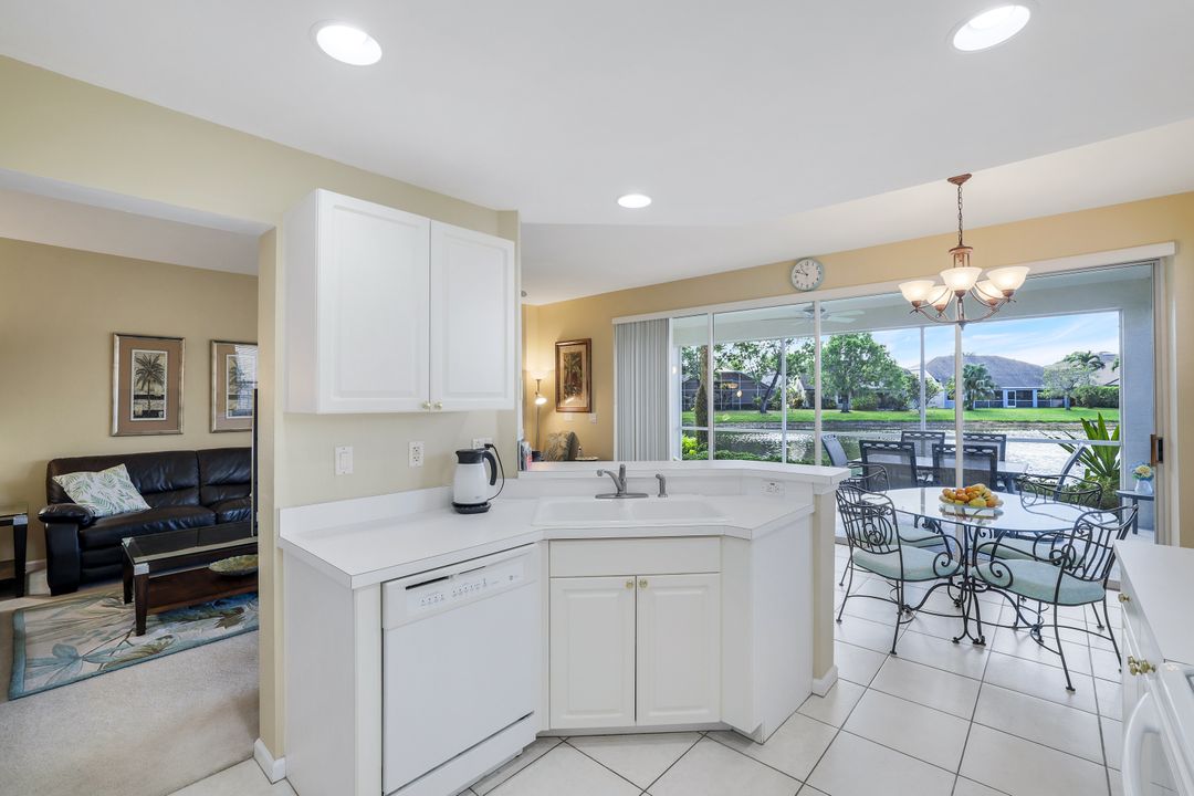 7846 Gardner Dr #102, Naples, FL 34109