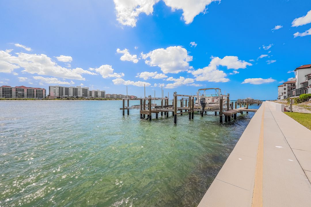 322 La Peninsula Blvd #322, Naples, FL 34113