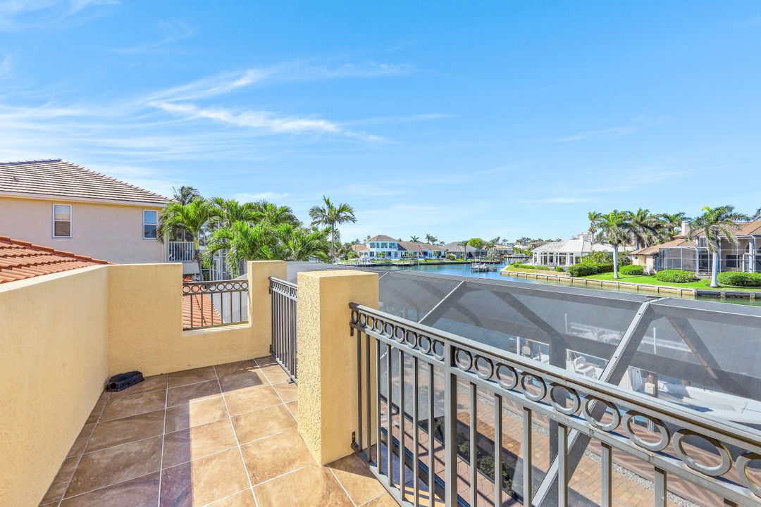 246 Edgewater Ct, Marco Island, FL 34145