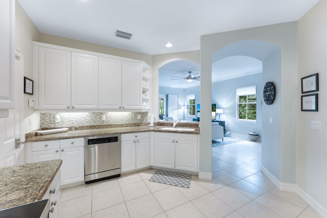 2662 Bolero Dr, Naples, FL 34109