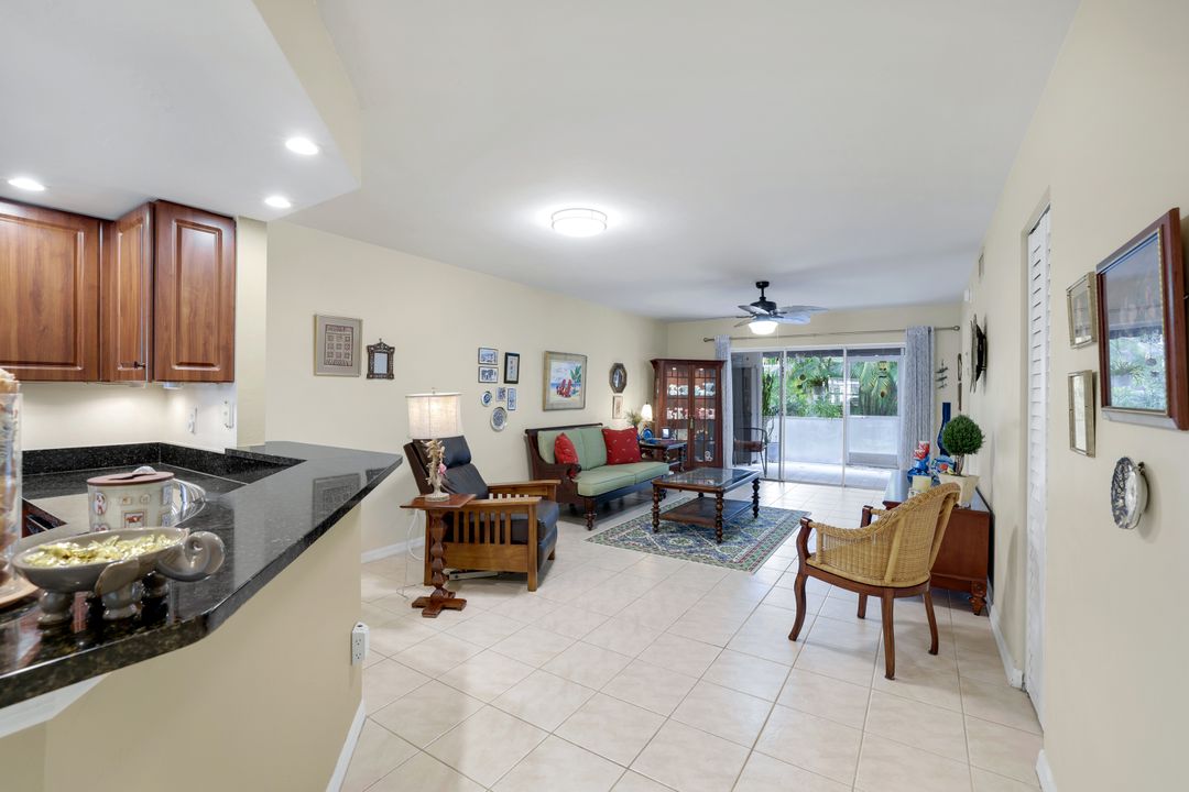 864 Gulf Pavillion Dr #104, Naples, FL 34108