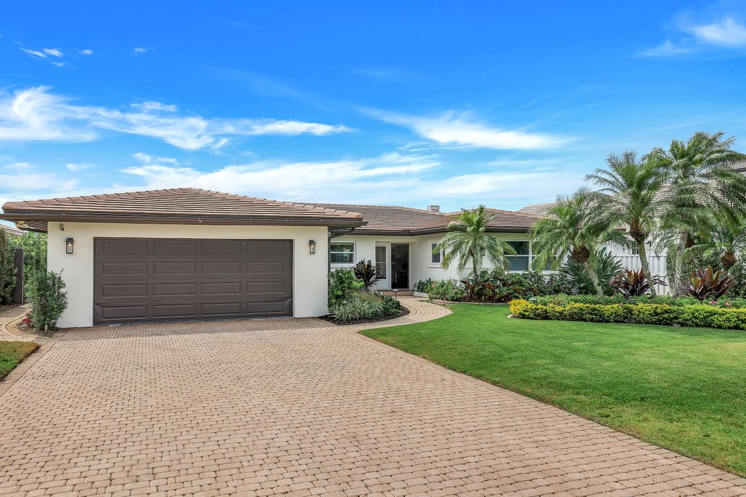 464 Conners Ave, Naples, FL 34108