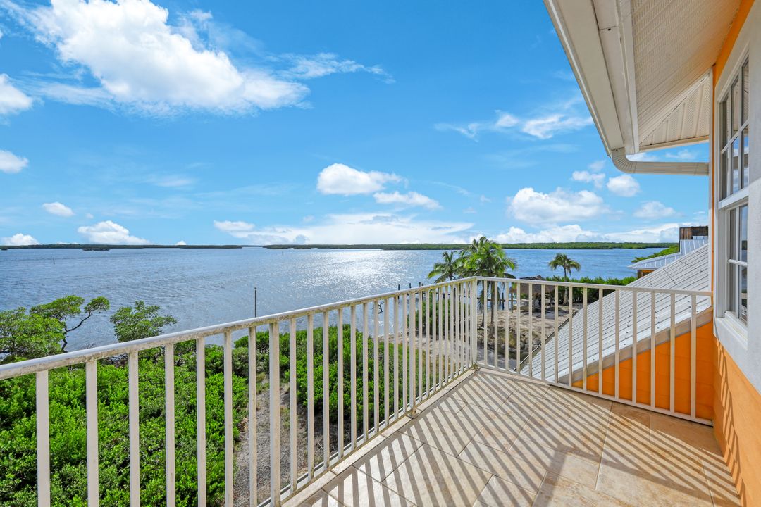 1251 Mangrove Ln, Chokoloskee, FL 34138