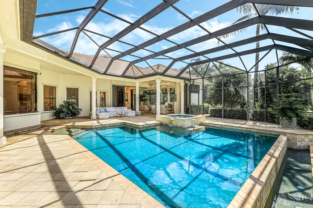 7722 Trent Ct, Naples, FL 34113