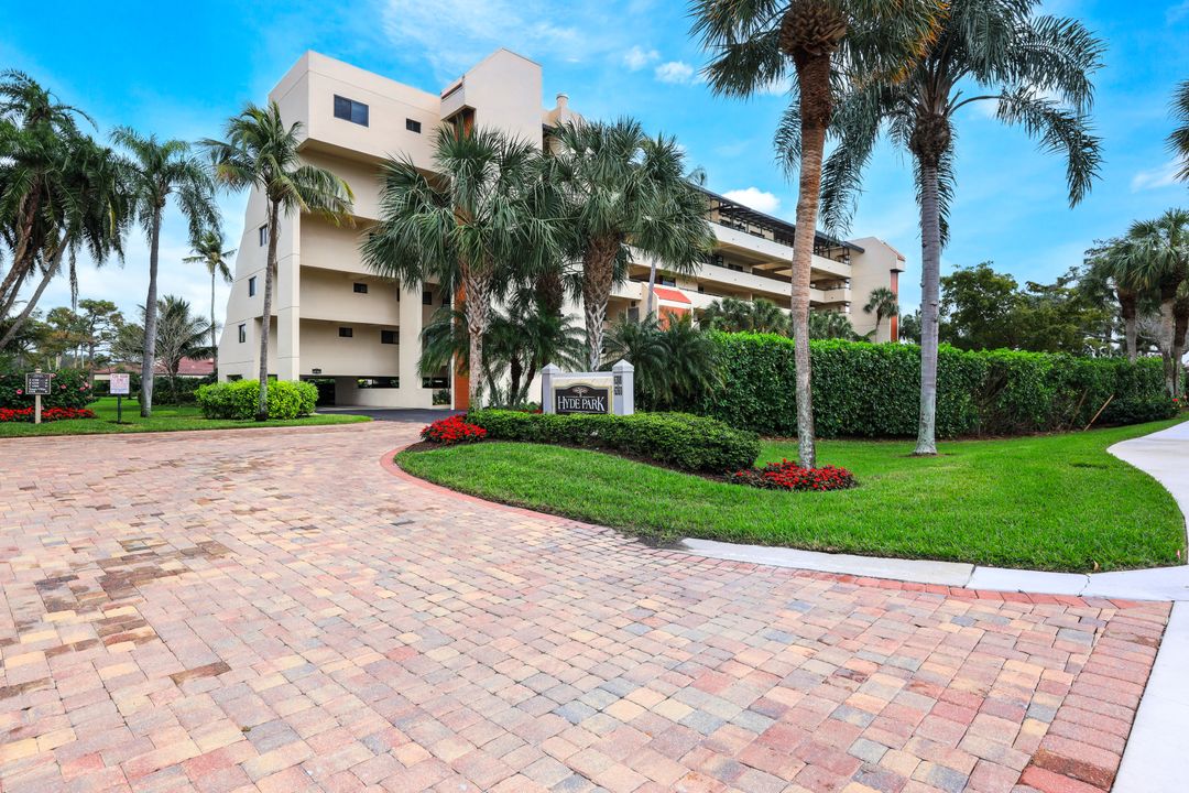 6300 Pelican Bay Blvd #A-201, Naples, FL 34108