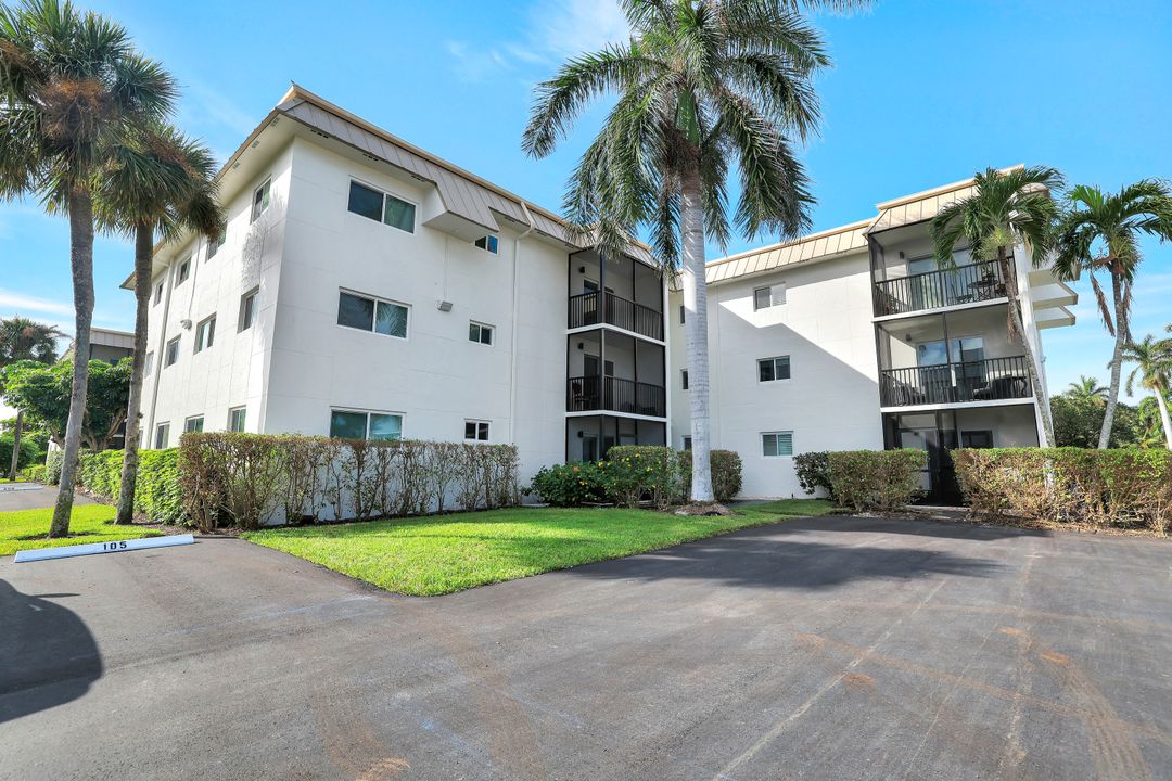 766 Central Ave #303, Naples, FL 34102