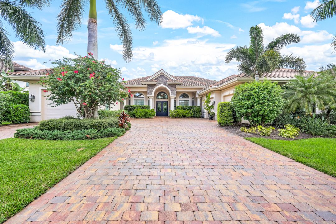 9243 Marble Stone Dr, Naples, FL 34120