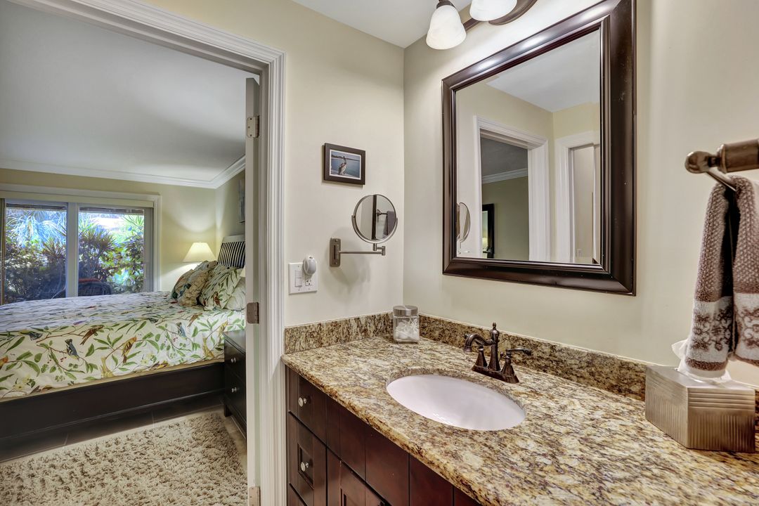 70 Glades Blvd #3, Naples, FL 34112