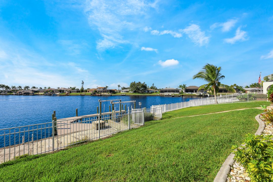 1100 SE 32nd St, Cape Coral, FL 33904