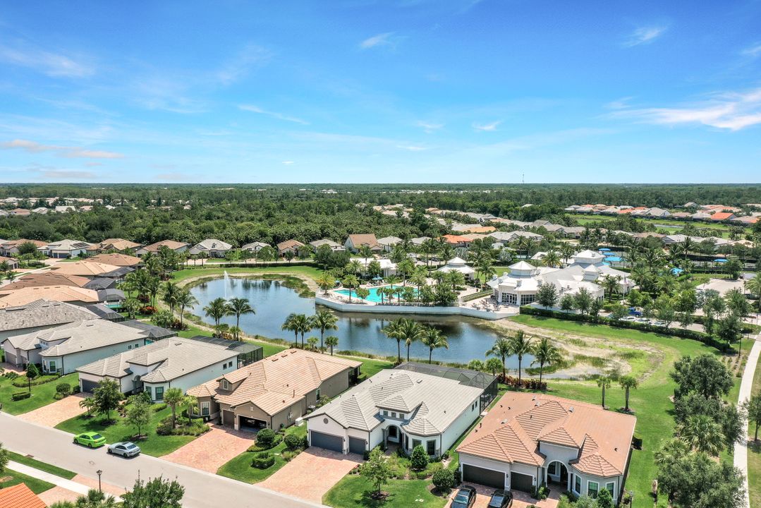 9112 Snowy Owl Wy, Naples, FL 34120