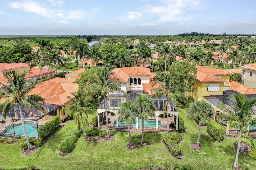 8576 Bellagio Dr, Naples, FL 34114